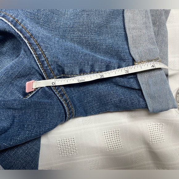 Torrid Denim Shorts Size 14 Distressed Cuffed Mid-Rise - Picture 9 of 10